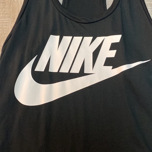 Nike Tank - Picture 3 of 5